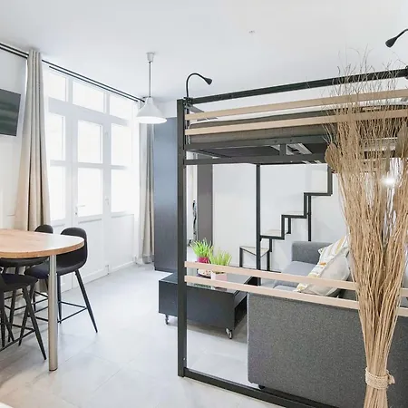 Apartment Charming Steps Away From Montmartre *