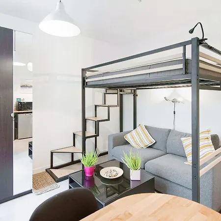 Apartment Charming Steps Away From Montmartre *